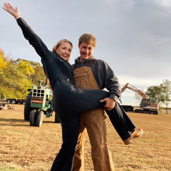 Meet your Posher, Claire - Picture 3 of 5